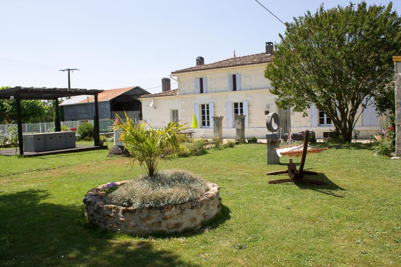 Le Charhido Bed & Breakfast Saint-Fort-sur-Gironde Dış mekan fotoğraf